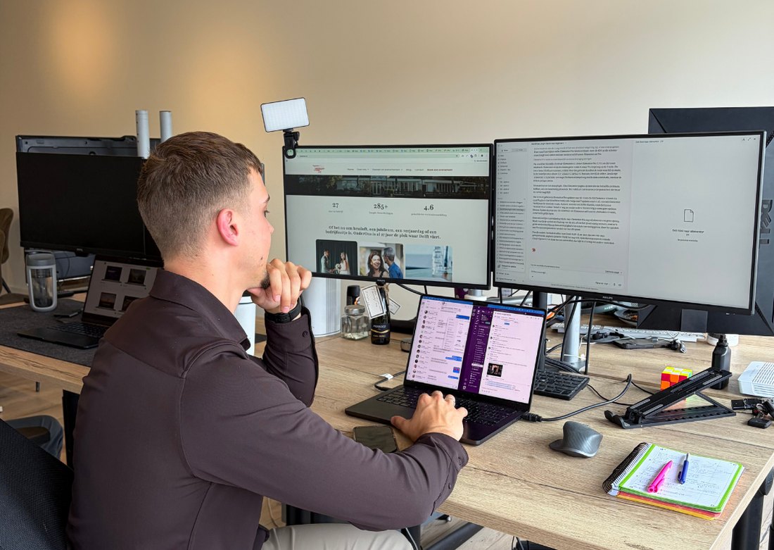 Aan het werk aan een website bij Digitale Timmerman